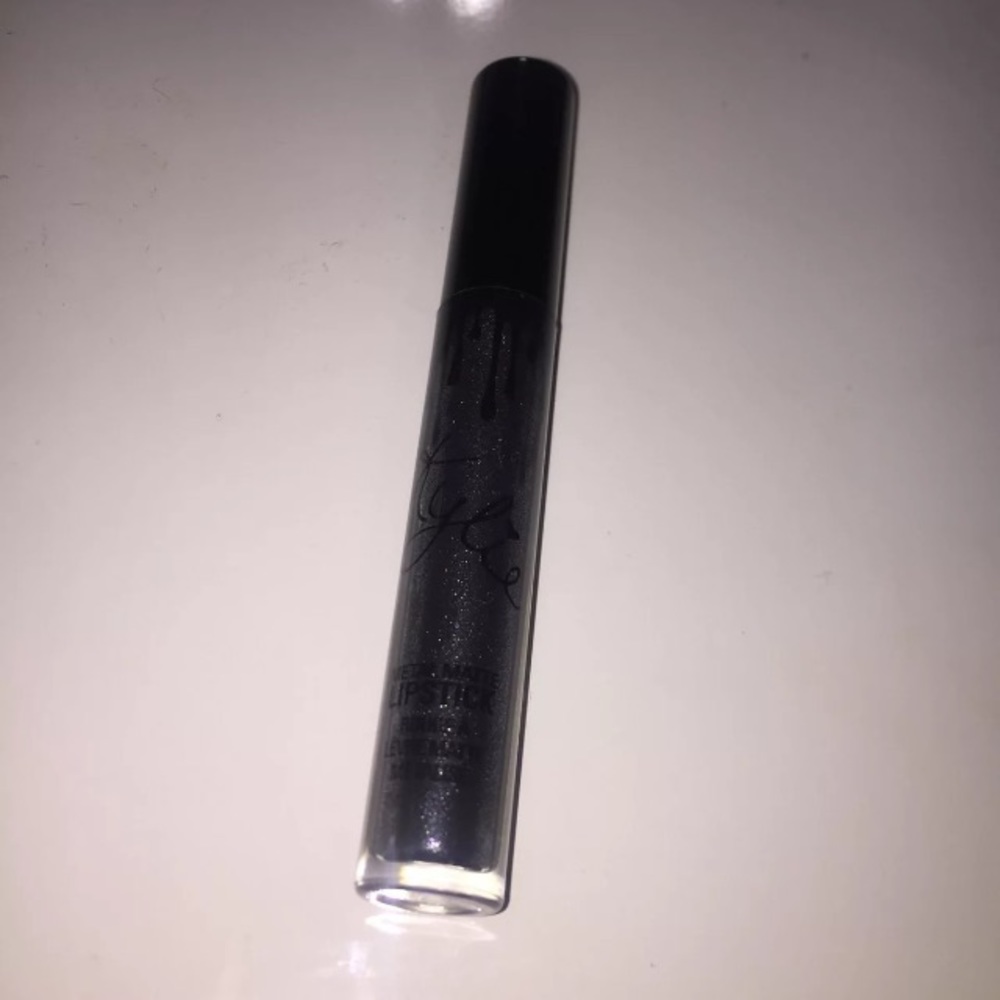 Kymajesty metallic lipstick